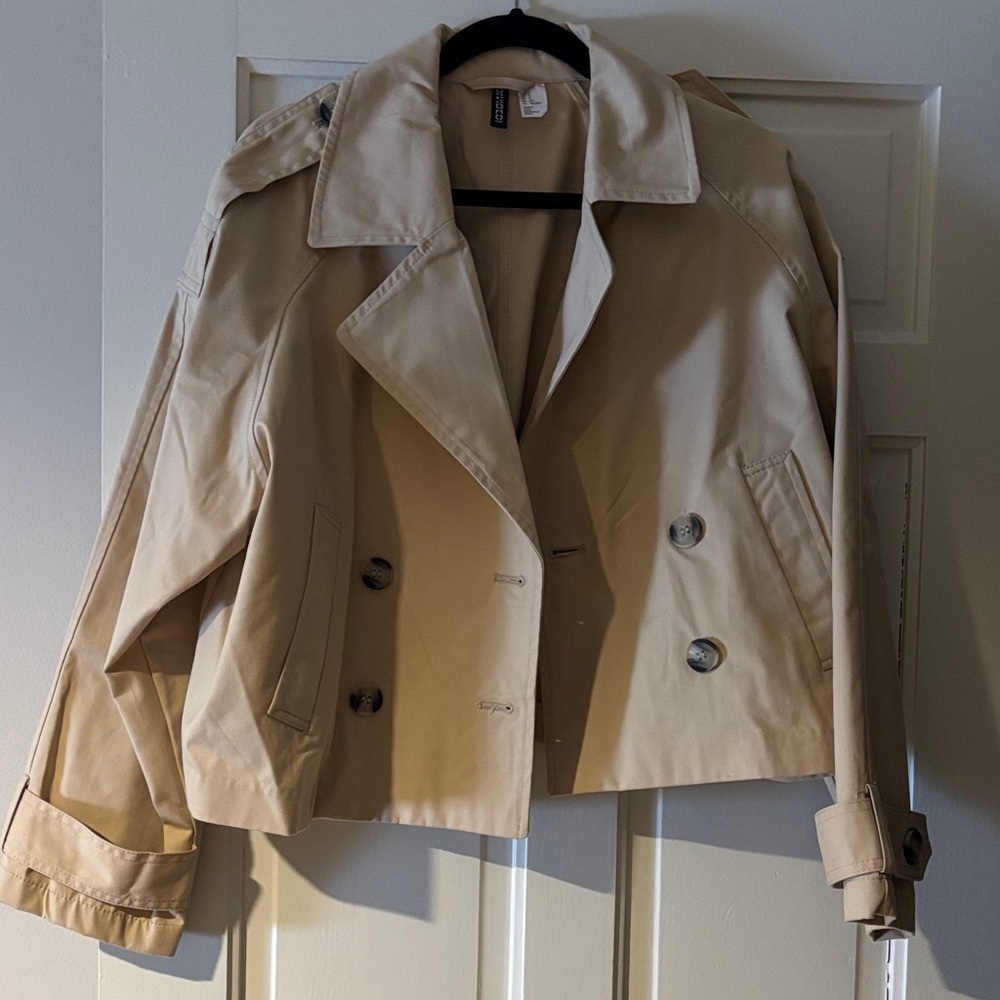 H&M Beige Cropped Trench Coat